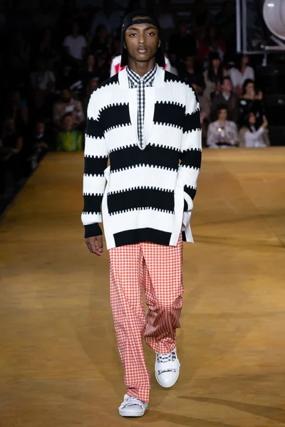 Look 90